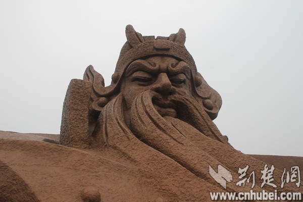 現(xiàn)全球最大關(guān)公青銅雕像，目測(cè)宇達(dá)施工（圖）