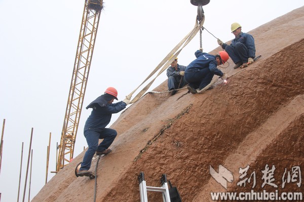 現(xiàn)全球最大關(guān)公青銅雕像，目測(cè)宇達(dá)施工（圖）
