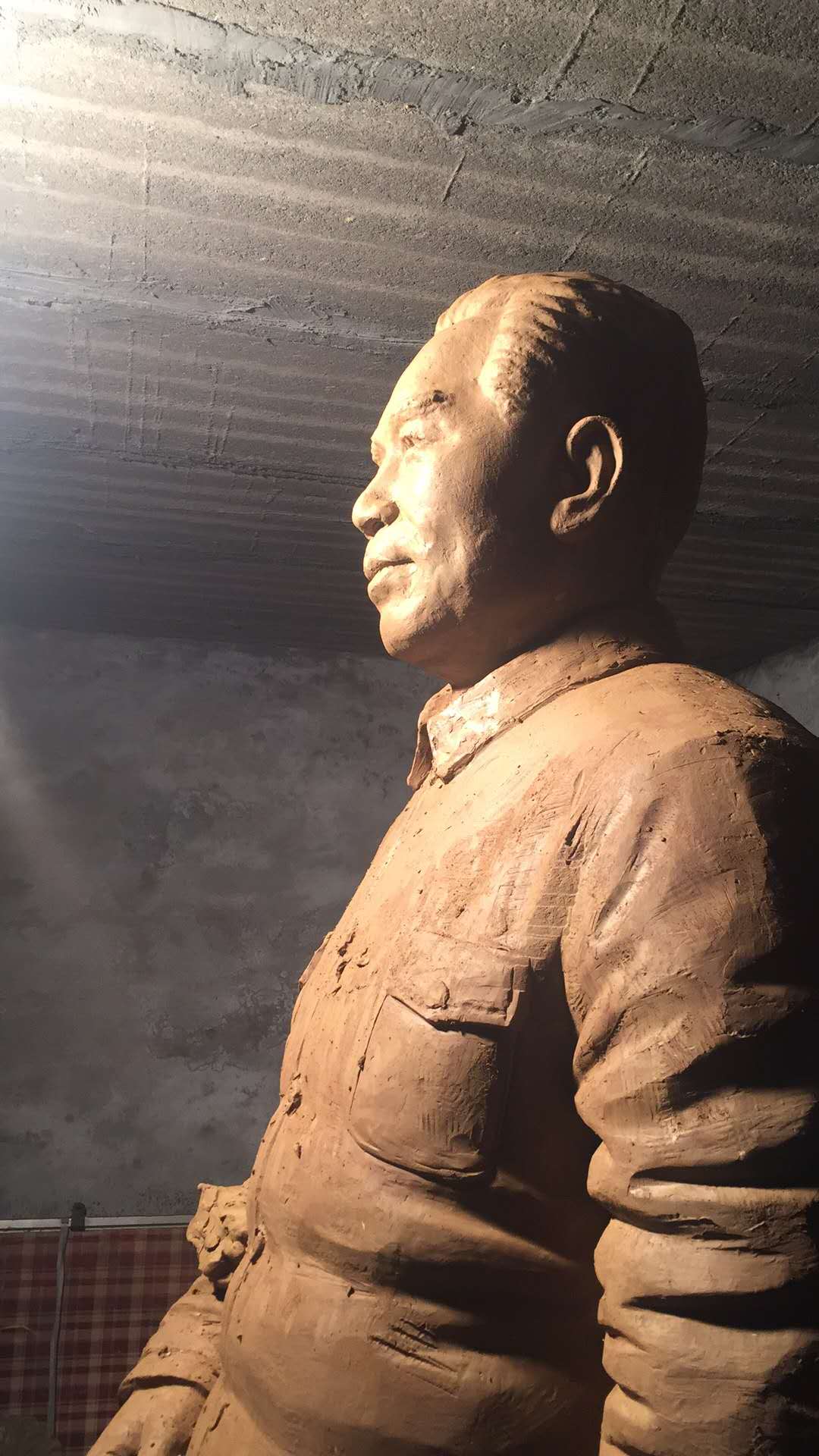 分享一下偉人像周恩來(lái)雕塑的泥稿