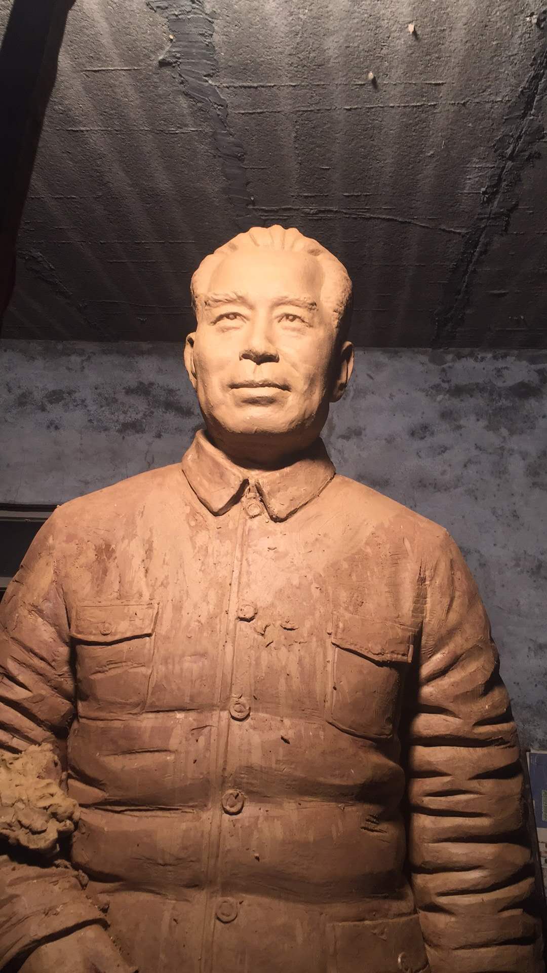 分享一下偉人像周恩來(lái)雕塑的泥稿